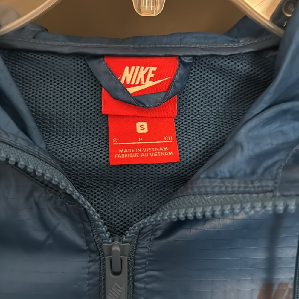 Nike Windrunner Jacket - image 3